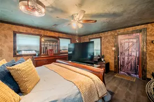 1207 Flag St, Llano, TX 78643 - Photo 14