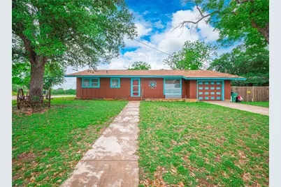 1207 Flag Street, Llano, TX 78643 - Photo 2