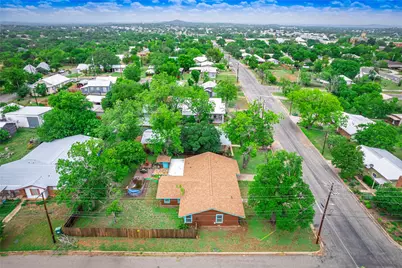 1207 Flag Street, Llano, TX 78643 - Photo 38
