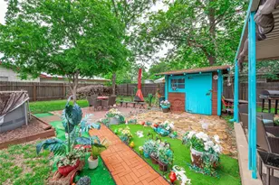 1207 Flag St, Llano, TX 78643 - Photo 32