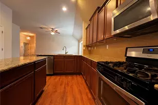 2708 Cottonwood Shores Dr, Austin, TX 78725 - Photo 16