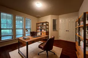 2708 Cottonwood Shores Dr, Austin, TX 78725 - Photo 10