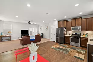 557 Twisted Oaks Ln, Buda, TX 78610 - Photo 8