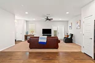 557 Twisted Oaks Ln, Buda, TX 78610 - Photo 14