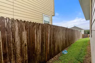 557 Twisted Oaks Ln, Buda, TX 78610 - Photo 26