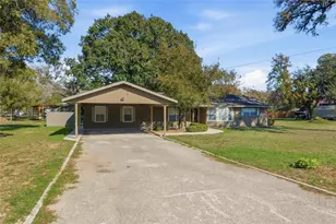 163 Lakeside Dr, Seguin, TX 78155 - Photo 2