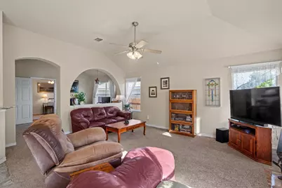 2346 Friarcreek Loop, Round Rock, TX 78664 - Photo 10