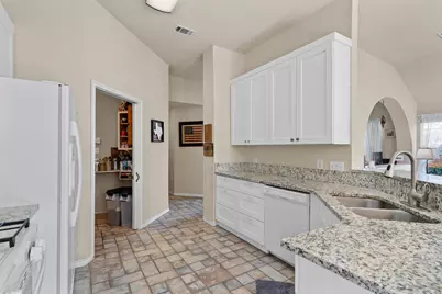 2346 Friarcreek Loop, Round Rock, TX 78664 - Photo 16