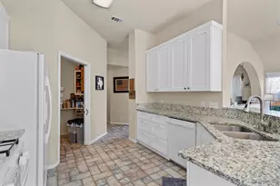 2346 Friarcreek Loop, Round Rock, TX 78664 - Photo 16