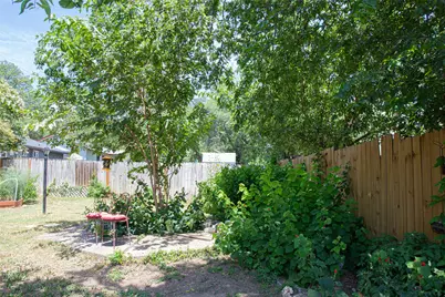 902 Austin Highlands Boulevard, Austin, TX 78745 - Photo 32