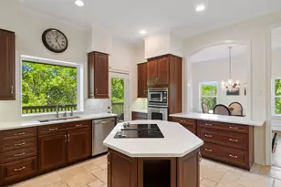 1300 Puddleby Cove, Austin, TX 78746 - Photo 16