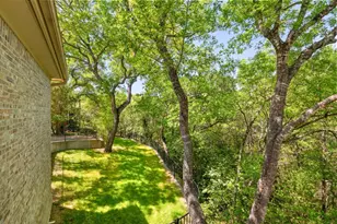 1300 Puddleby Cove, Austin, TX 78746 - Photo 36