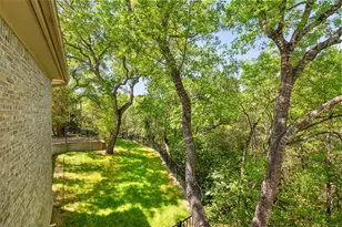 1300 Puddleby Cove, Austin, TX 78746 - Photo 32