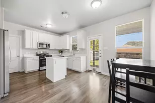111 Brazos Ln, Kyle, TX 78640 - Photo 10