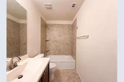 276 Circle Way #26E, Jarrell, TX 76537 - Photo 12