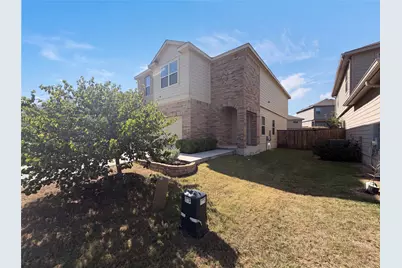 276 Circle Way #26E, Jarrell, TX 76537 - Photo 14