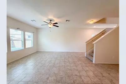276 Circle Way #26E, Jarrell, TX 76537 - Photo 6
