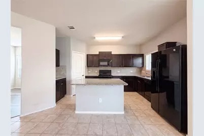 276 Circle Way #26E, Jarrell, TX 76537 - Photo 2