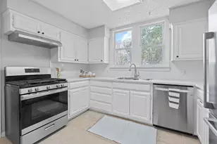 909 Hudgins St, Smithville, TX 78957 - Photo 14