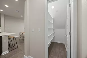 6814 E Riverside Dr, Austin, TX 78741 - Photo 16