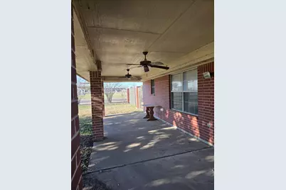 2607 Cherrylawn Drive, Taylor, TX 76574 - Photo 4