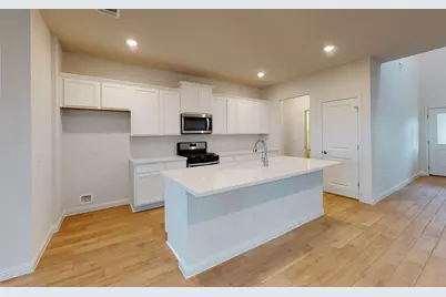 7010 Woodford Way, Austin, TX 78744 - Photo 4