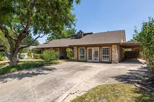2101 Kent St, Taylor, TX 76574 - Photo 2