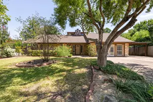 2101 Kent St, Taylor, TX 76574 - Photo 1