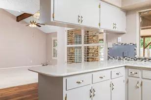 2101 Kent St, Taylor, TX 76574 - Photo 22