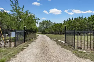 6843 S Lakewood Dr, Georgetown, TX 78633 - Photo 4