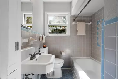 807 E 49th Street, Austin, TX 78751 - Photo 22