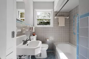 807 E 49th St, Austin, TX 78751 - Photo 22