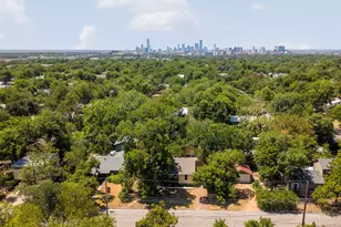 807 E 49th St, Austin, TX 78751 - Photo 30