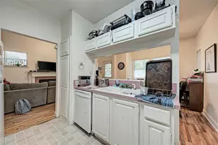 1205 W 22 1/2 St, Austin, TX 78705 - Photo 12