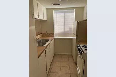 2612 Salado Street Street #206, Austin, TX 78705 - Photo 4