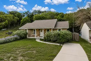 1427 Bonnyview Dr, Canyon Lake, TX 78133 - Photo 2