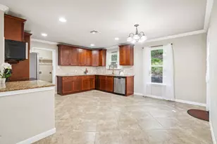 1427 Bonnyview Dr, Canyon Lake, TX 78133 - Photo 8