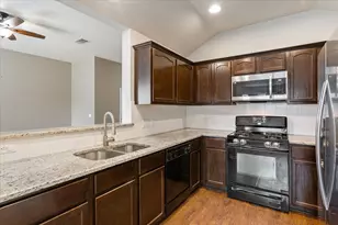 125 Bayliss St, Hutto, TX 78634 - Photo 14