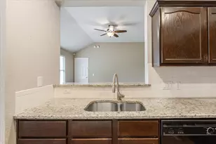 125 Bayliss St, Hutto, TX 78634 - Photo 16