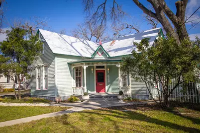 633 S Castell Avenue, New Braunfels, TX 78130 - Photo 40
