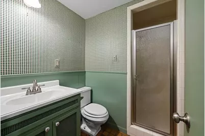 633 S Castell Avenue, New Braunfels, TX 78130 - Photo 16