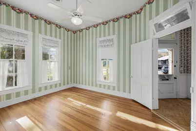 633 S Castell Avenue, New Braunfels, TX 78130 - Photo 6