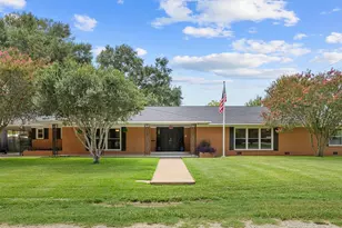 705 Whitehead St, Smithville, TX 78957 - Photo 2