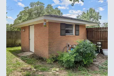 705 Whitehead Street, Smithville, TX 78957 - Photo 32