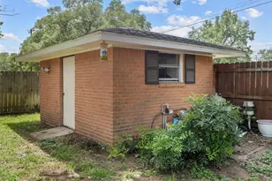 705 Whitehead St, Smithville, TX 78957 - Photo 32