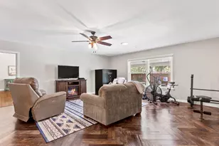 705 Whitehead St, Smithville, TX 78957 - Photo 20