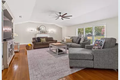 705 Whitehead Street, Smithville, TX 78957 - Photo 6