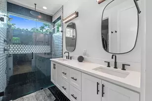 1023 E 45th St, Austin, TX 78751 - Photo 16