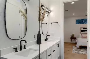 1023 E 45th St, Austin, TX 78751 - Photo 14