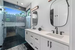 1023 E 45th St, Austin, TX 78751 - Photo 16